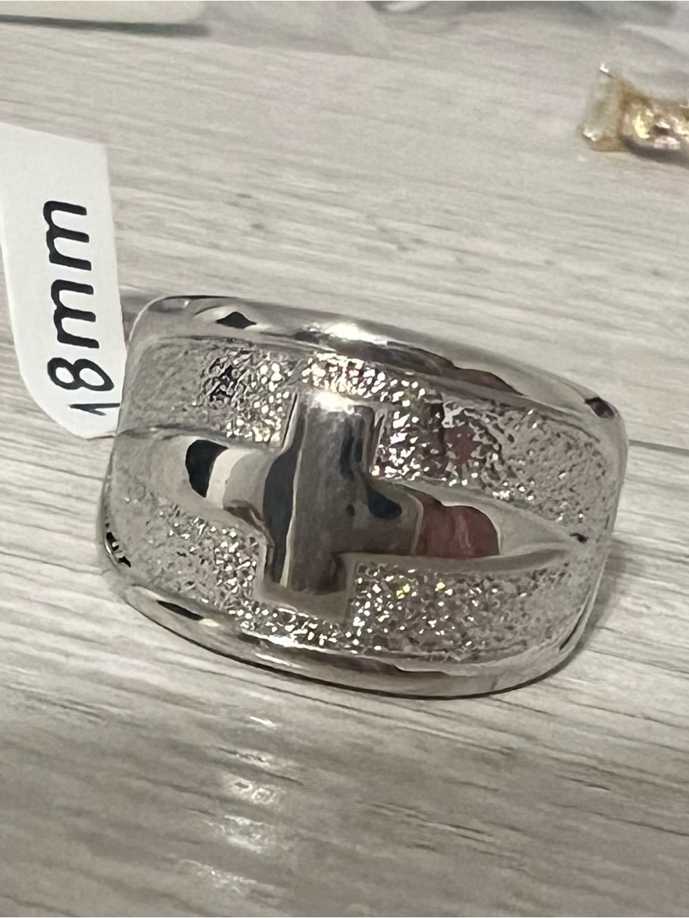 Statement Band Ring with Polished Cross Motif - Picture 2 of 3